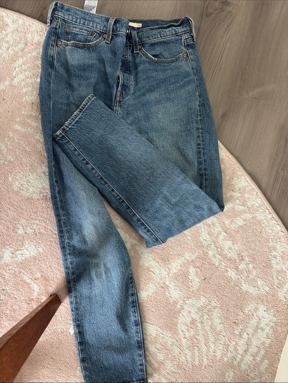 Levi's Women's Mid-Blue Straight-Leg Jeans